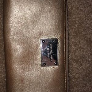 Michael kors zippered wallet